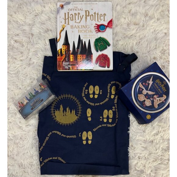 Harry Potter Baking Bundle: CookBook Pancake Molds & Candles - Picture 1 of 11